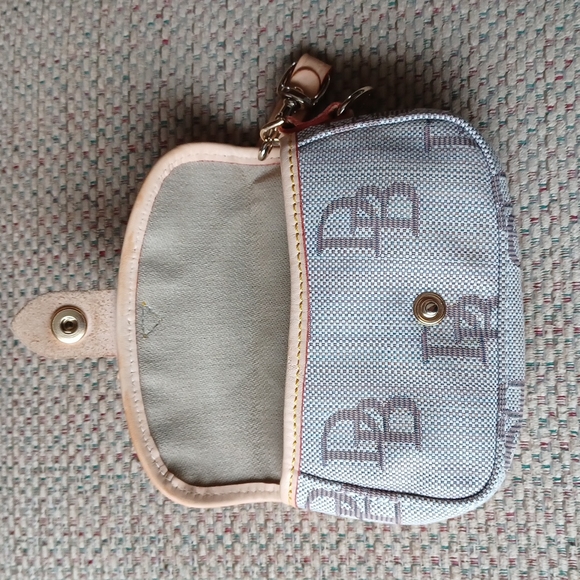 Dooney and Bourke wristlet signature canvas - Picture 7 of 11